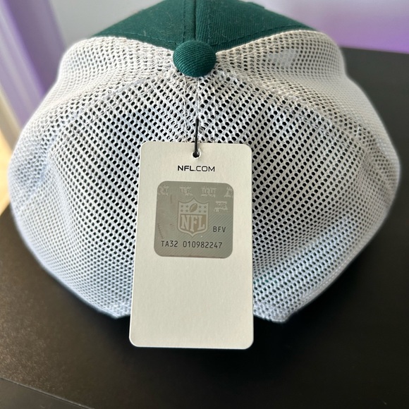 Women’s NFL Eagles Hat - Picture 4 of 4